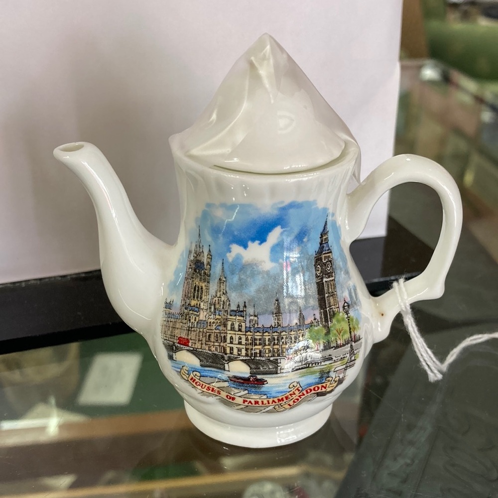 House of parliament mini coffee pot